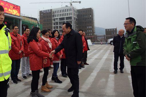 雷董调研慰问雅康高速公路2 (2)_副本.jpg